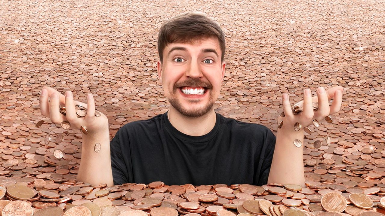 Наполнил двор друга миллионами монет. MrBeast на русском