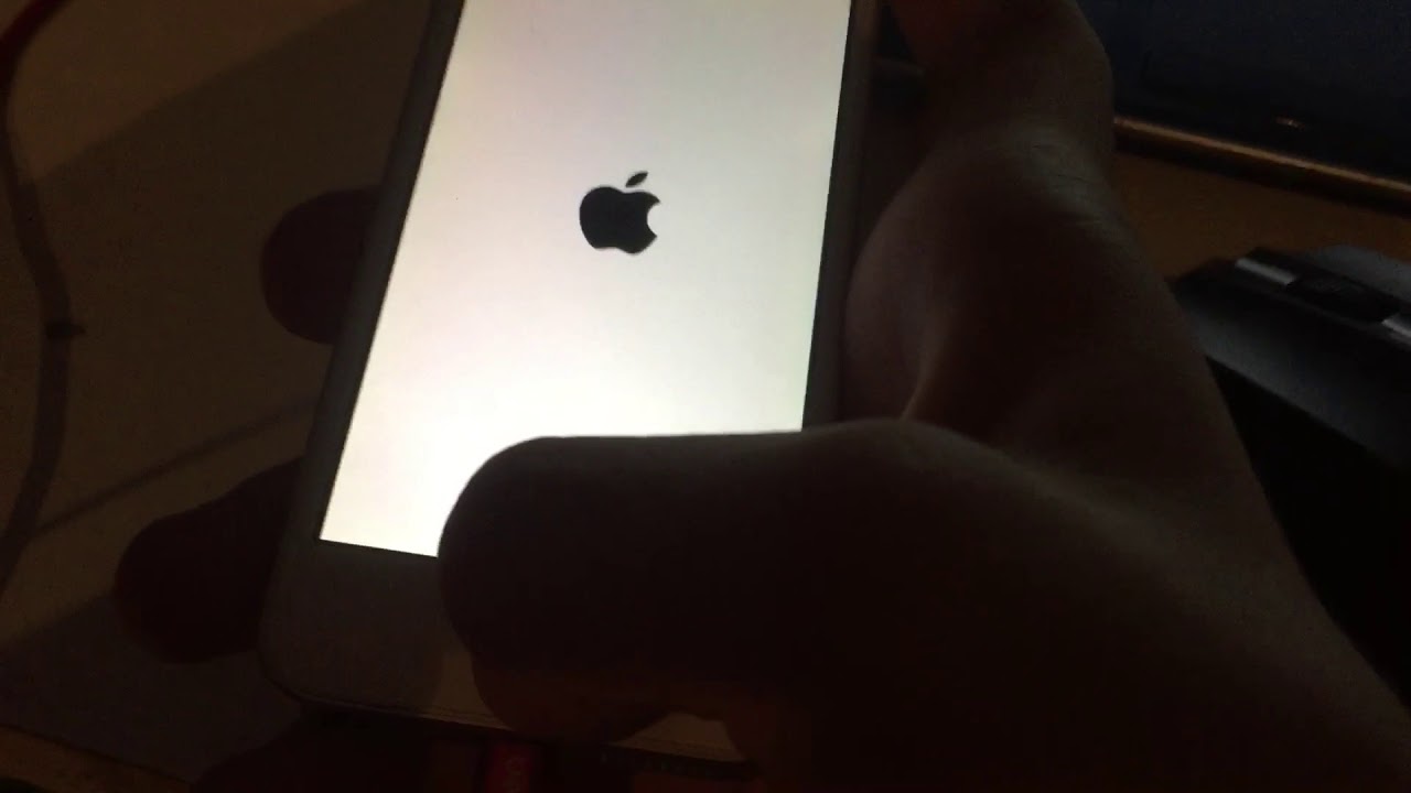 Выходим из вечной перезагрузки iOS 11 смотреть онлайн