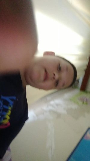 игра это Пета с другом Пашей
