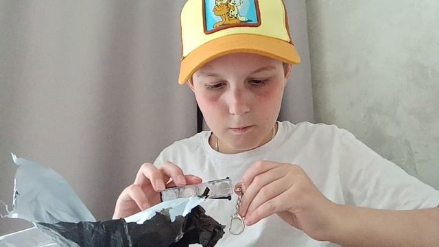 светящиеся брелок смотреть онлайн