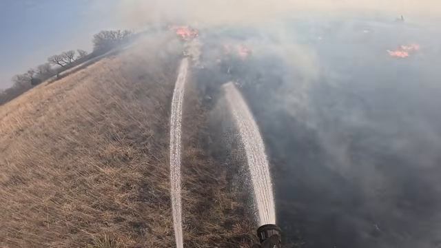 342 on a large grass fire helping Kanopolis смотреть онлайн