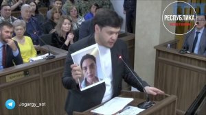 Суд над Бишимбаевым. Брат показал фото с синяками на лице Салтанат Нукеновой