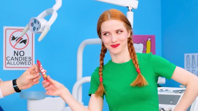 Как Пронести Еду в Самолёт от DuKoDu Challenge смотреть онлайн