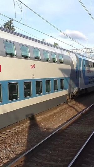 Электровоз ЭП2К-509 (ТЧЭ-8) с поездом «Аврора/двухэтажный состав» № 743У Санкт-Петербург — Москва.