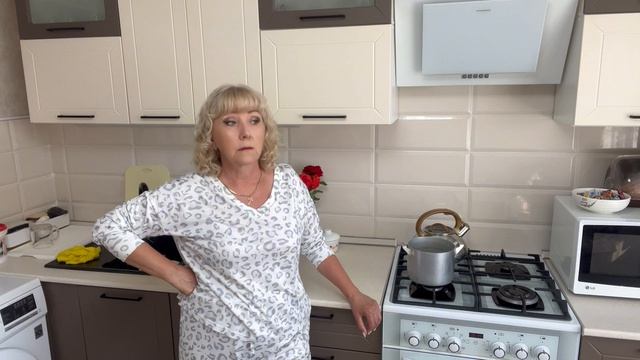 Дела домашние // съездила на маникюр 💅// обзор покупок// смотреть онлайн