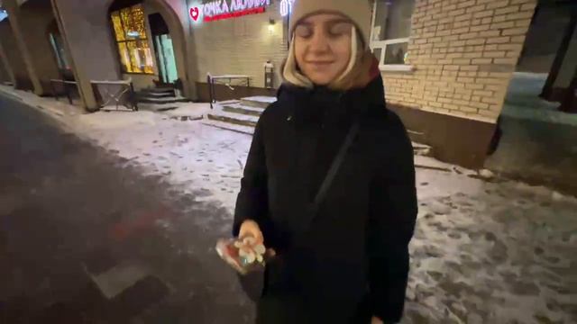 ФРАМА ЛЮТО ПОДНЯЛ НАСТРОЕНИЕ ДЕВУШКЕ НА УЛИЦЕ смотреть онлайн