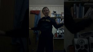 я танцую под песню: я снова пьяный, пьяный и молодой