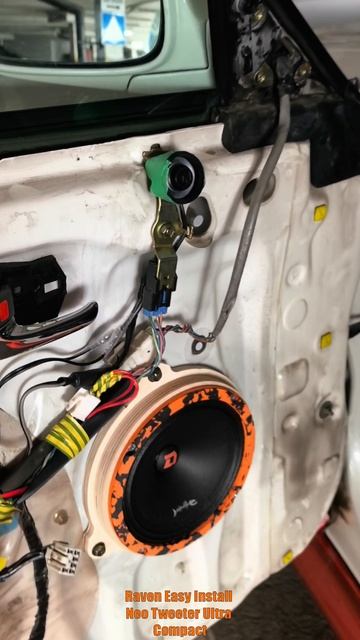 Замена твитеров в Toyota Mark II JZX100 по заводу на Raven Easy Install Neo Tweeter Ultra Compact