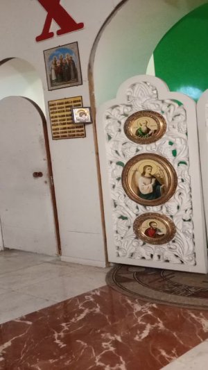 Божественная служба в храме Святой Троицы