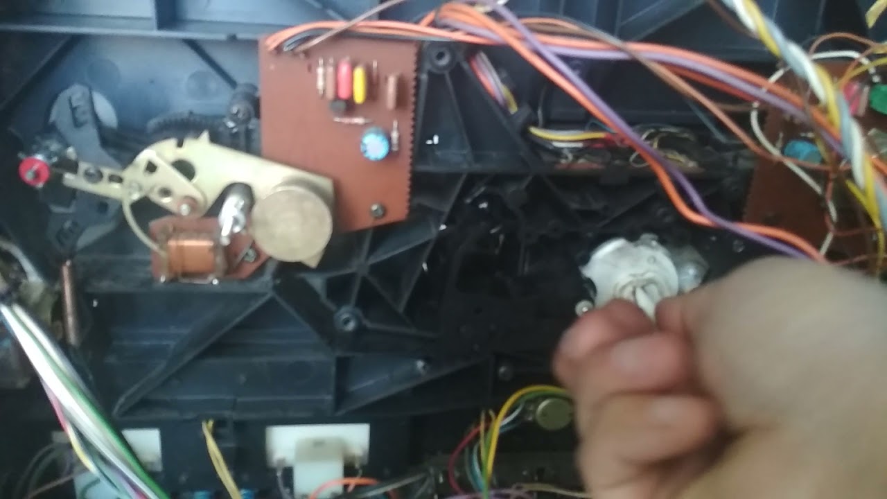 Катушечный магнитофон Philips N7300, ремонт, борьба с прижимом ролика, часть 7. смотреть онлайн