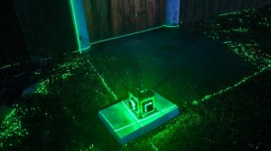 Недорогой лазерный уровень: 4D и 16 лучей.