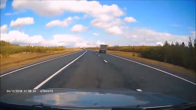 Дурак за рулём на дороге смотреть онлайн