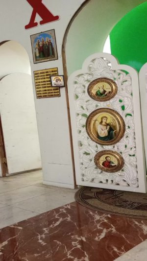 Божественная служба в храме Святой Троицы