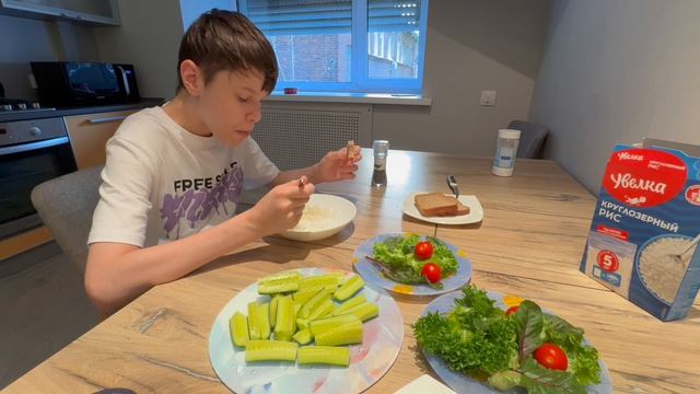 Мукбанг🍽️ Сесина 🥩Пробуем изысканный испанский деликатес 🥓🥗🍚🥒 смотреть онлайн