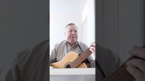 Яркий месяц над речкой склонился.