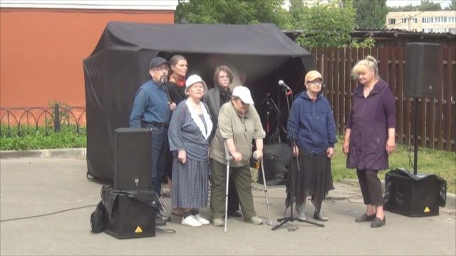 Клуб любителей словесности и ансамбль бального танца "Ностальжи-плюс" 4.07.26 г Тихвин День города смотреть онлайн