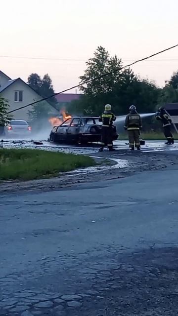 Вчера на Керамзитном сгорела Нексиа