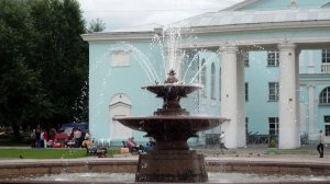 Нам твердит о прошлом тишина