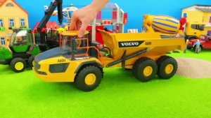 Большой Самосвал привез песок! 🚚 Работа машинок на игрушечной стройке 😍 Видео детям