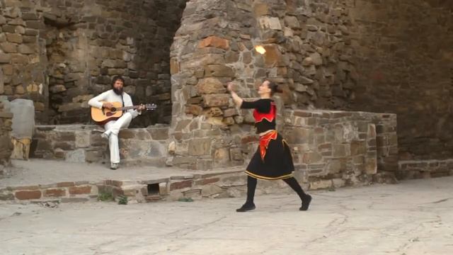 Вечернее фаер-шоу на фестивале Сурожские гости (г.Судак 2015), музыка Эдуарда Гуторова. смотреть онлайн