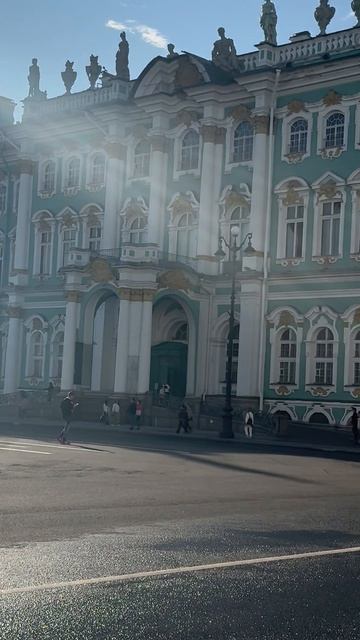 Дворцовая площадь в Санкт-Петербурге