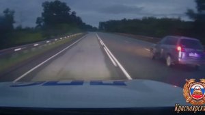 На 15 суток арестован лихач, застрявший в поле при попытке скрыться от полиции в Красноярском крае