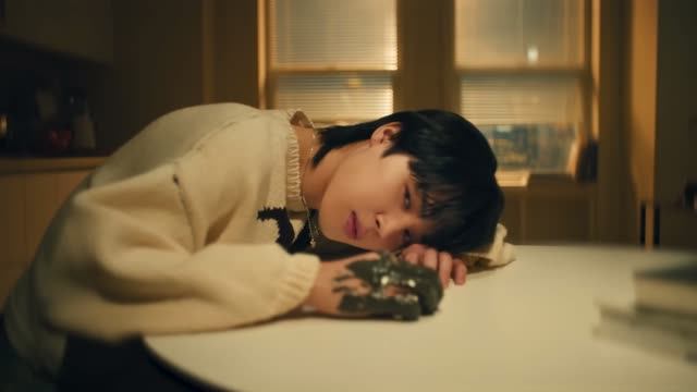 지민 (Jimin) Like Crazy Official MV_2160p смотреть онлайн