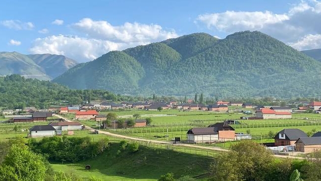 БУДЕМ БРАТЬ ДОМИК У МОРЯ ?! смотреть онлайн