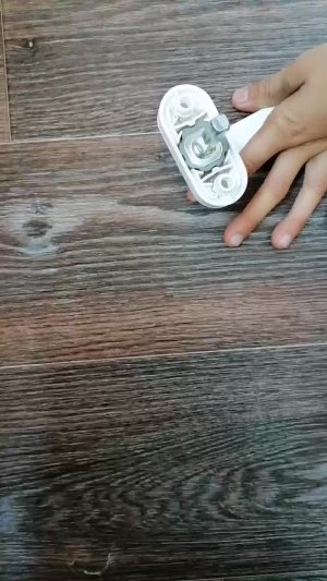 снимаю с ручки одну зрень