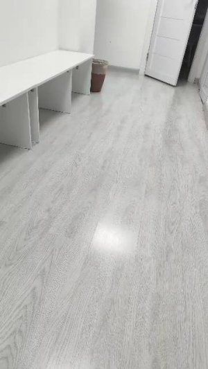 (^_-)