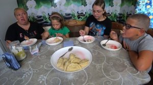 мукбанг. вареники с малиной