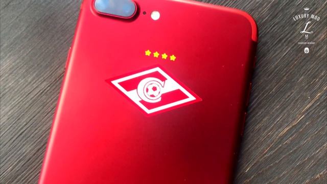 iPhone 7 Plus Red со светящимся логотипом ФК «Спартак» смотреть онлайн