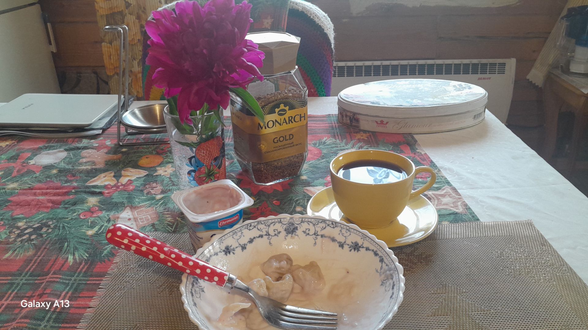 Жизнь🫠на пенсии в деревне/Хочу леплю🥟вареники, хочу🥣галушки🫠/Вареники🥟с клубникой 🍓