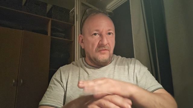 Польский депутат порвала флаг смотреть онлайн