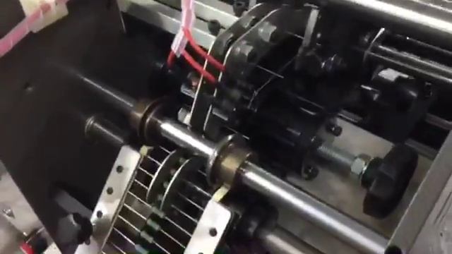 Установка для обрезки и формовки выводов аксиальных компонентов RF-101M смотреть онлайн