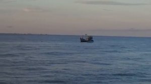 В одиночестве в маленькой палатке.