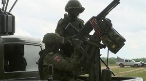 Навыки работы с беспилотниками бойцы оттачивают на полигонах.