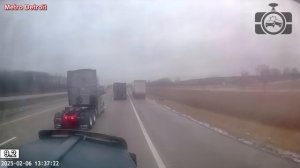 Водители грузовиков объединились, чтобы не дать Tesla проехать по полосе для экстренных случаев