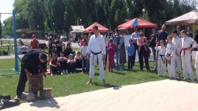 Удар В ТОННУ смотреть онлайн