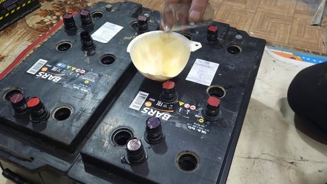 Что убивает 24х вольтовые аккумуляторные батареи наглядно.Часть первая. смотреть онлайн