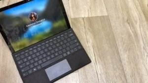 Планшет и трансформер Surface Pro 4 на Windows 10