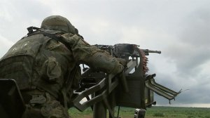 Навыки работы с дронами бойцы оттачивают на полигонах.