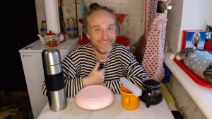 Обед с котями. Внезапно началась гроза. Мукбанг. Обжор. Еда на камеру. Диета. Шизофрения.