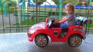Видео про Макса на детской площадке в парке развлечений в Краснодаре - Max and toys