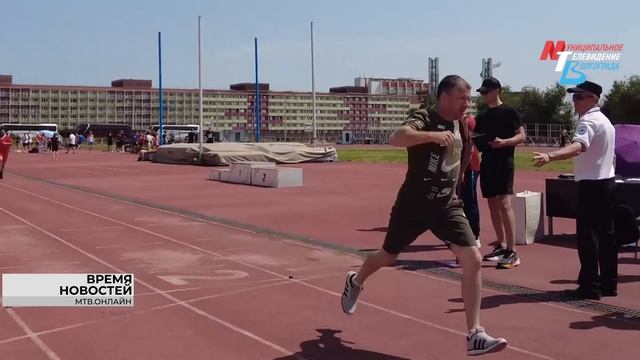 В День семьи, любви и верности волгоградские семьи полицейских устроили спортивный праздник смотреть онлайн