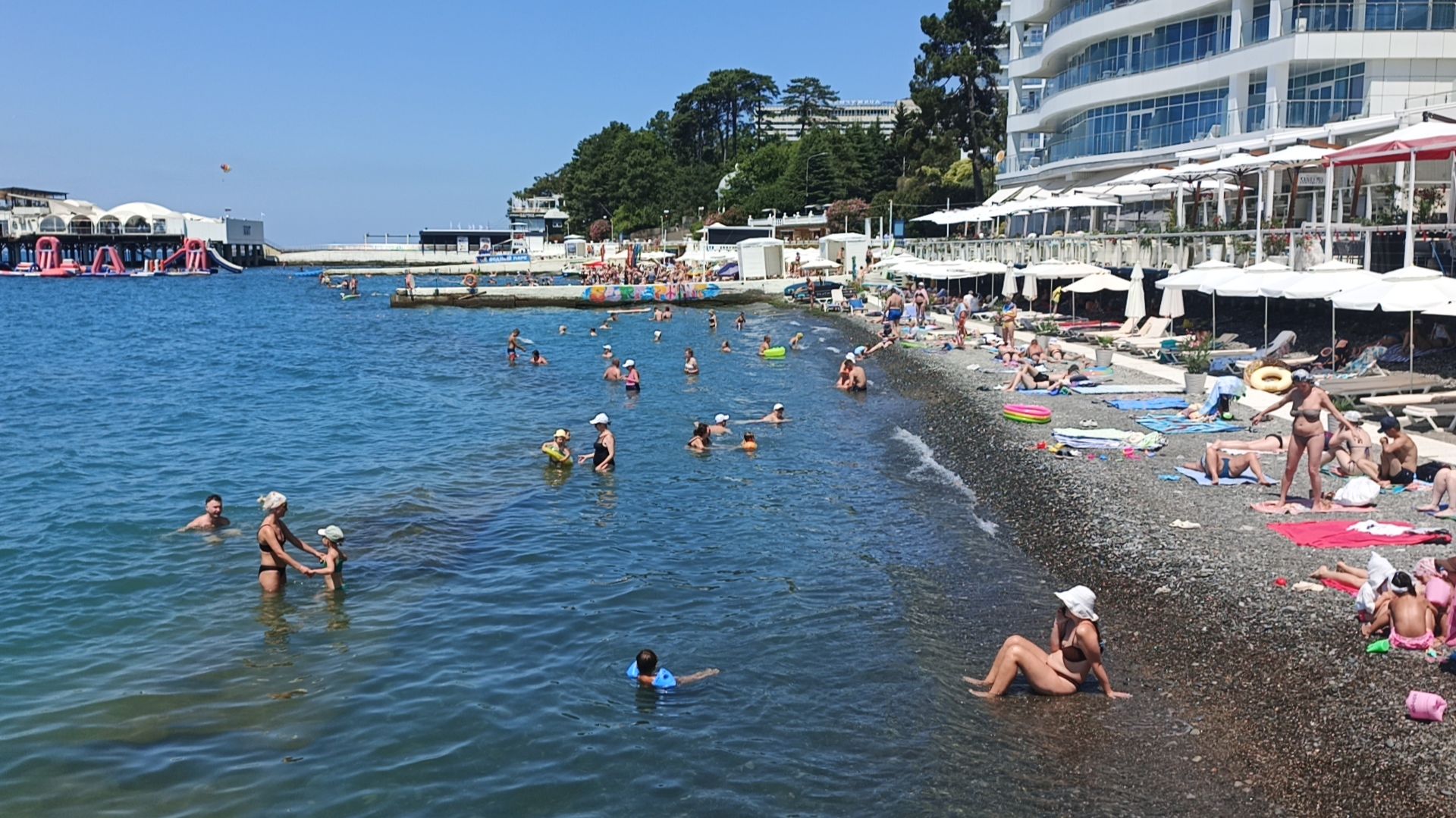 СОЧИ СЕГОДНЯ 🔥9 ИЮЛЯ 2026✅ПОГОДА,ЦЕНЫ,ОБСТАНОВКА НА КУРОРТЕ🏖️ИЩЕМ ПЛЯЖ С ЧИСТЫМ МОРЕМ 🌊ЦЕНТР СОЧИ смотреть онлайн
