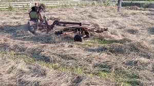 Ворошение скошеной травы на сено ГВР-3.