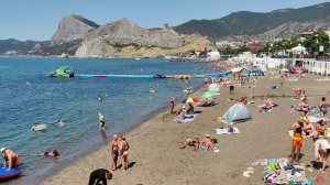 Пляж в Судаке. Июль 2026 года. Крым