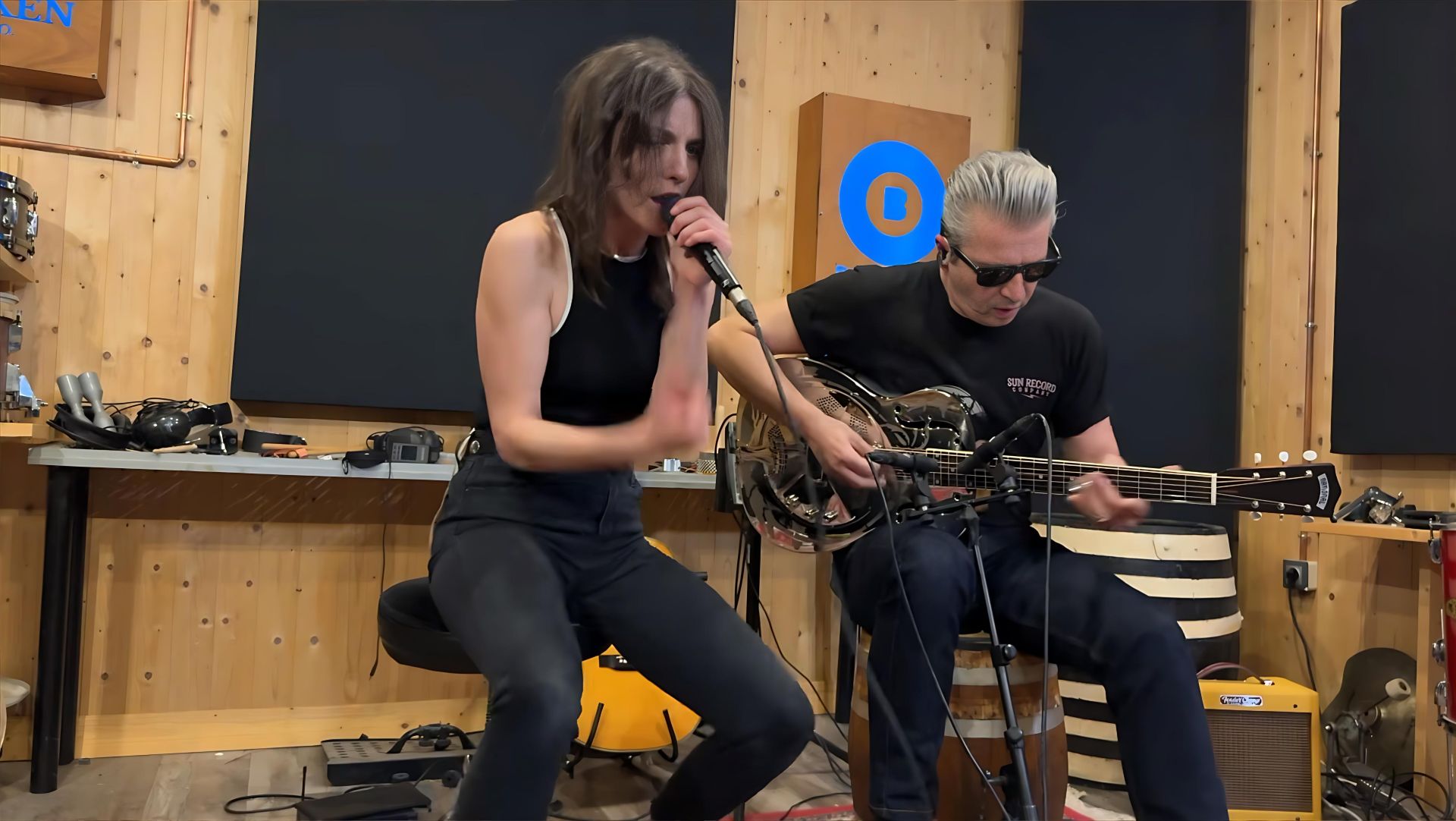 I Can't Be Satisfied - Muddy Waters (MG Shuffle Cover) смотреть онлайн