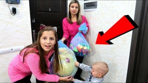 Мама ВЫБРАСЫВАЕТ на мусор все ИГРУШКИ